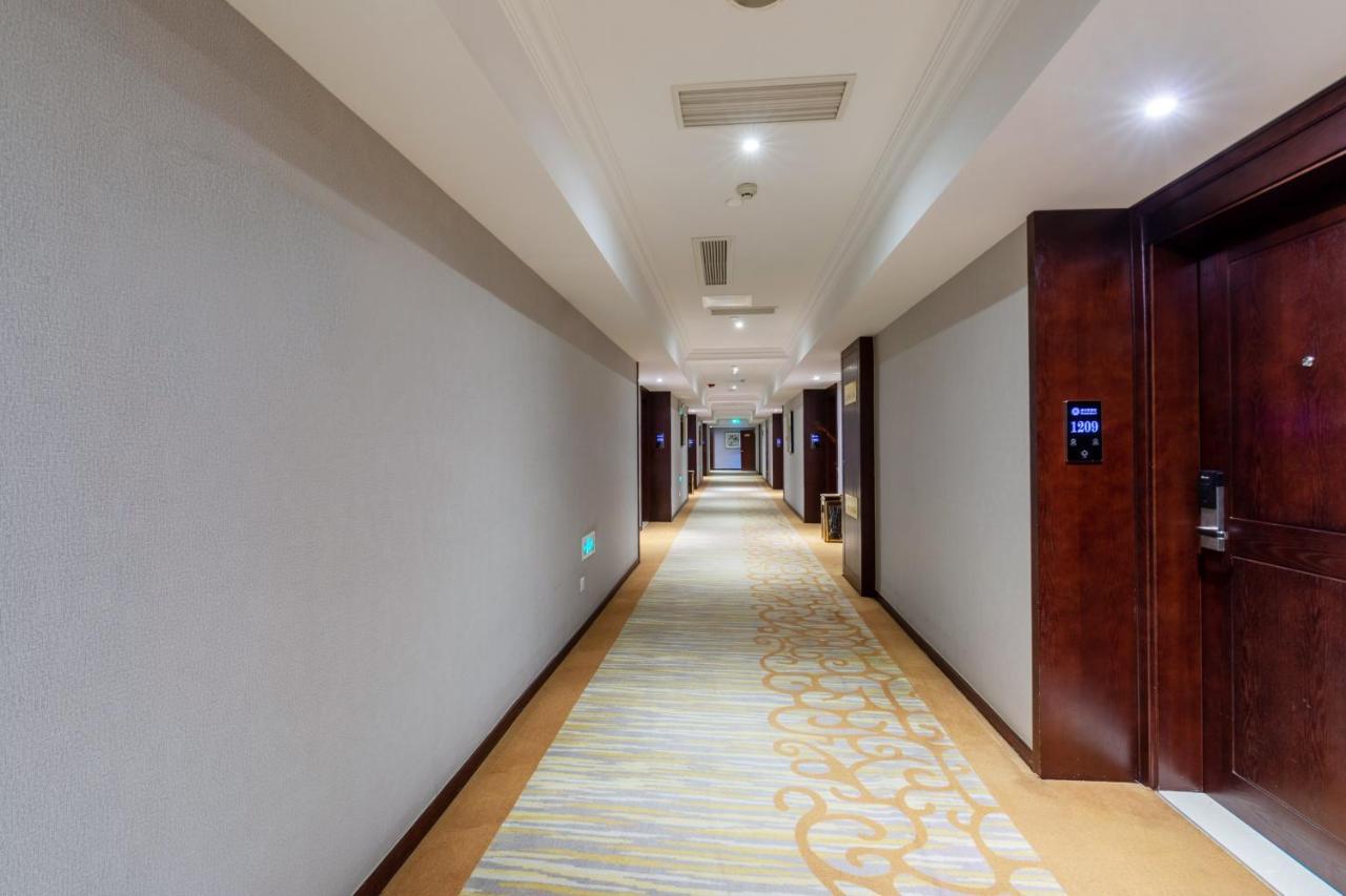 Huzhou Wealth Hotel Exterior foto