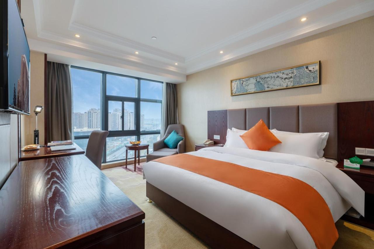 Huzhou Wealth Hotel Exterior foto
