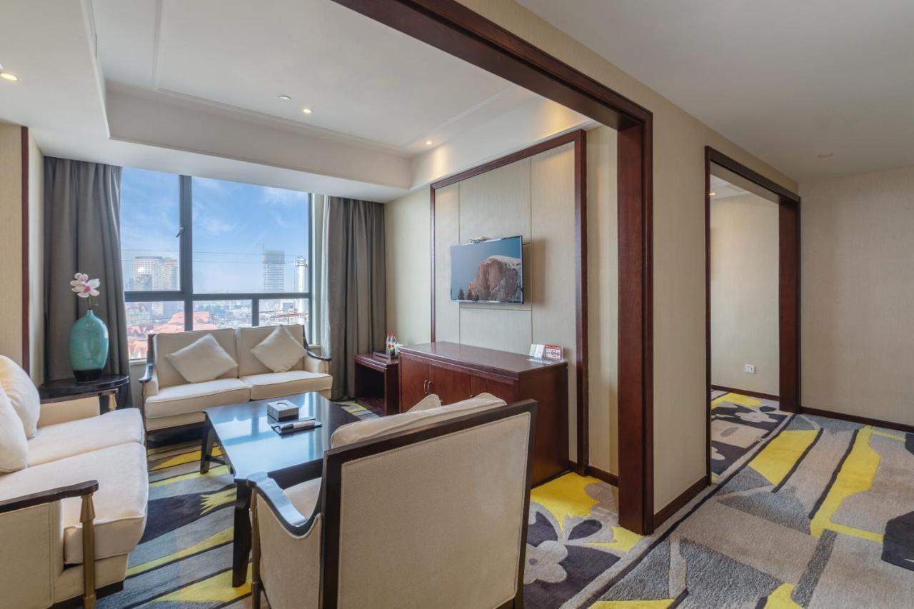 Huzhou Wealth Hotel Exterior foto
