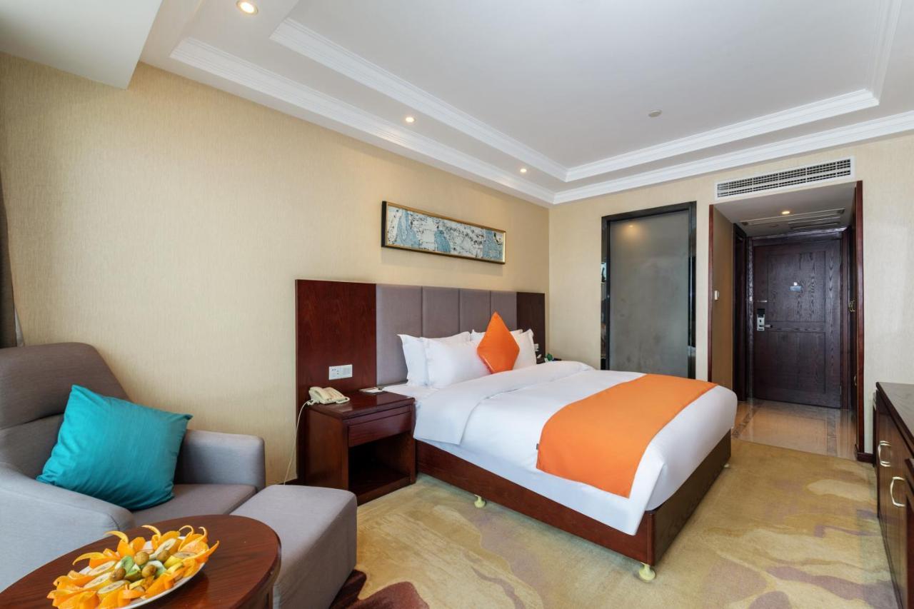 Huzhou Wealth Hotel Exterior foto
